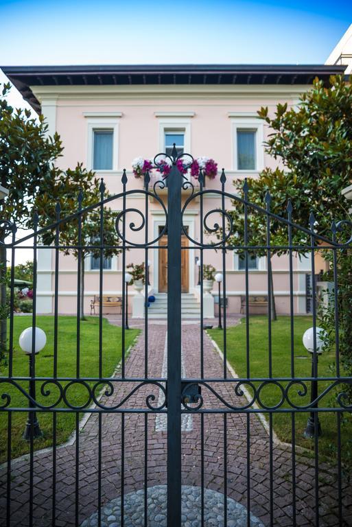 Villa Fiorita Cattolica Exterior foto