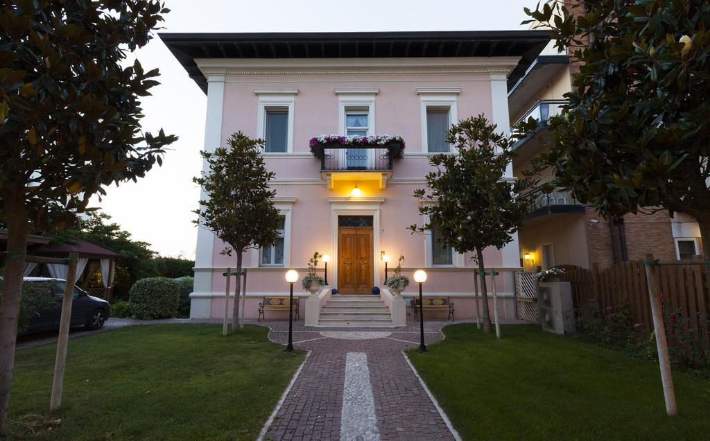 Villa Fiorita Cattolica Exterior foto